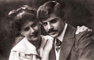 О поэте Рубене Севаке и его жене Янни Апель